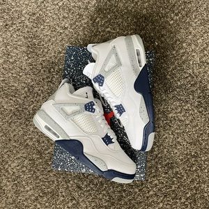 Jordan 4 Midnight Navy DS sz 10